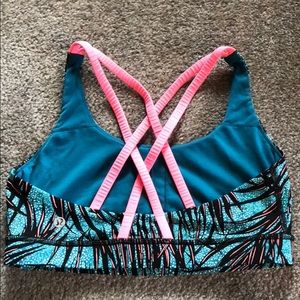 Lululemon sports bra